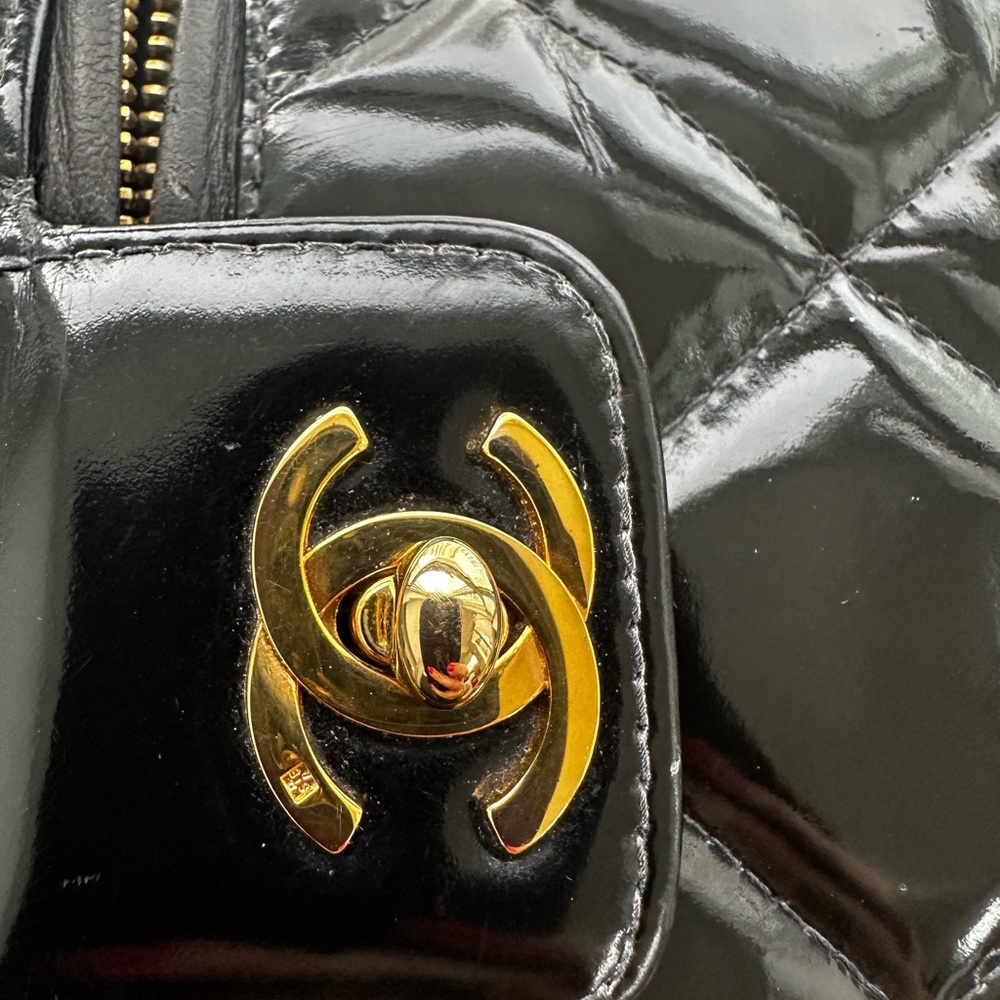 Chanel Black Patent Vanity 4 series 1997 - Picture 9 of 16